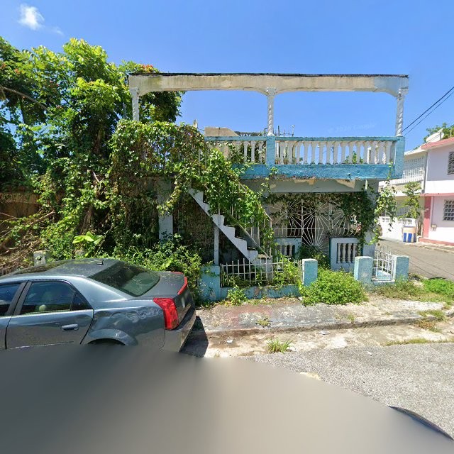 Reporte ciudadano de estorbo público en CFX5+WXH Barceloneta, Puerto Rico, Barceloneta