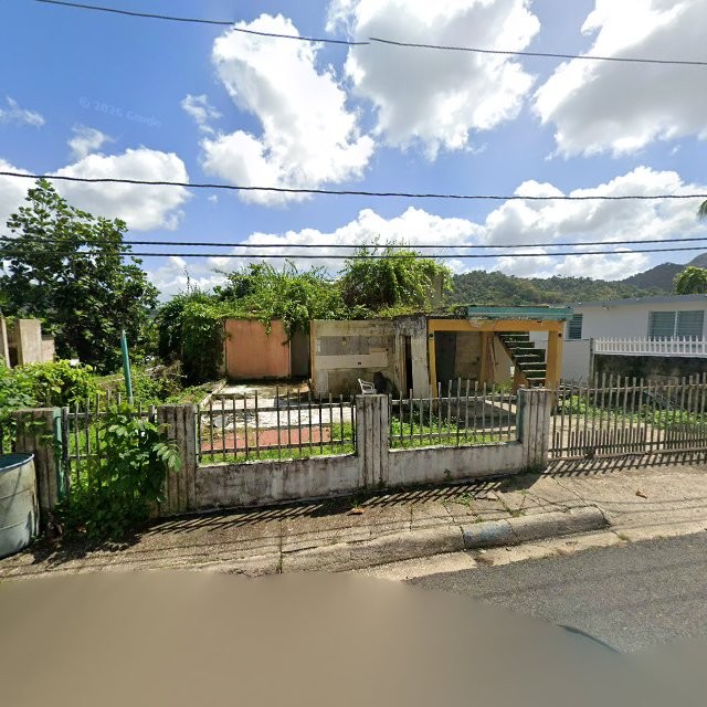 Reporte ciudadano de estorbo público en 8V83+2C5 Bayamón, Puerto Rico, Bayamón