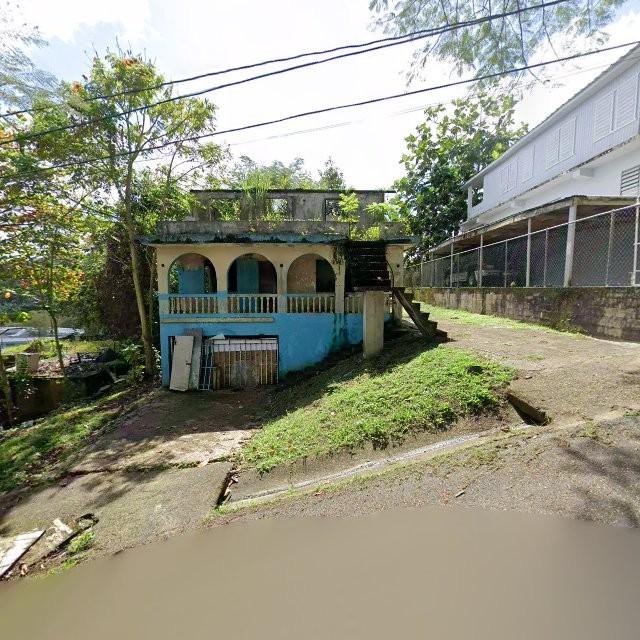 Reporte ciudadano de estorbo público en 8V73+J59 Bayamón, Puerto Rico, Bayamón