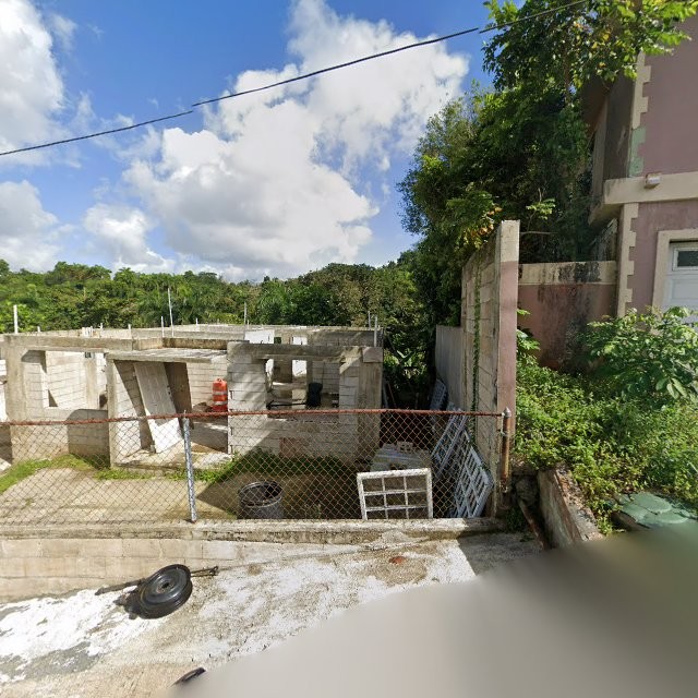 Reporte ciudadano de estorbo público en 8RG5+VJJ Bayamón, Puerto Rico, Bayamón