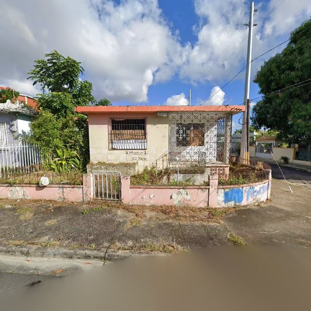 Reporte ciudadano de estorbo público en 9RRP+5V9 Bayamón, Puerto Rico, Bayamón