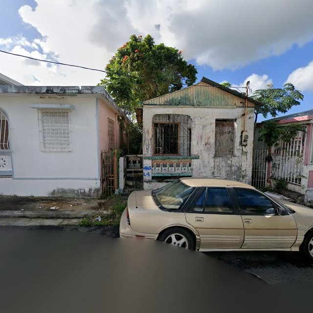 Reporte ciudadano de estorbo público en 9RVP+88C Bayamón, Puerto Rico, Bayamón
