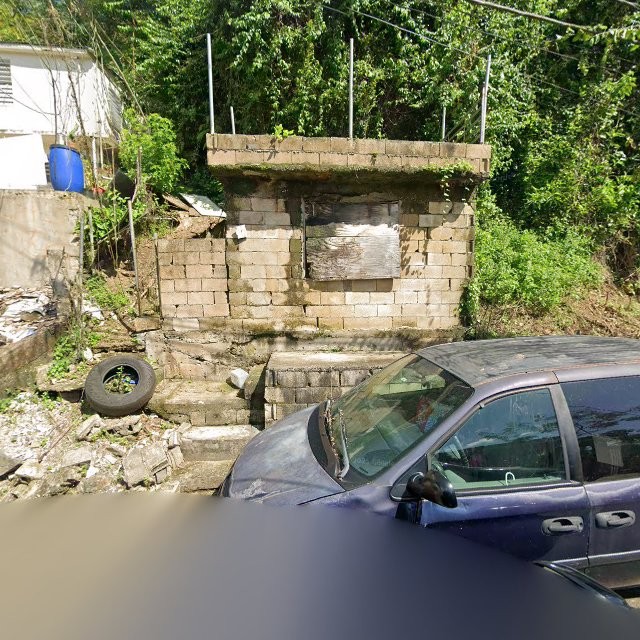 Reporte ciudadano de estorbo público en 6X6Q+595 Caguas, Puerto Rico, Caguas