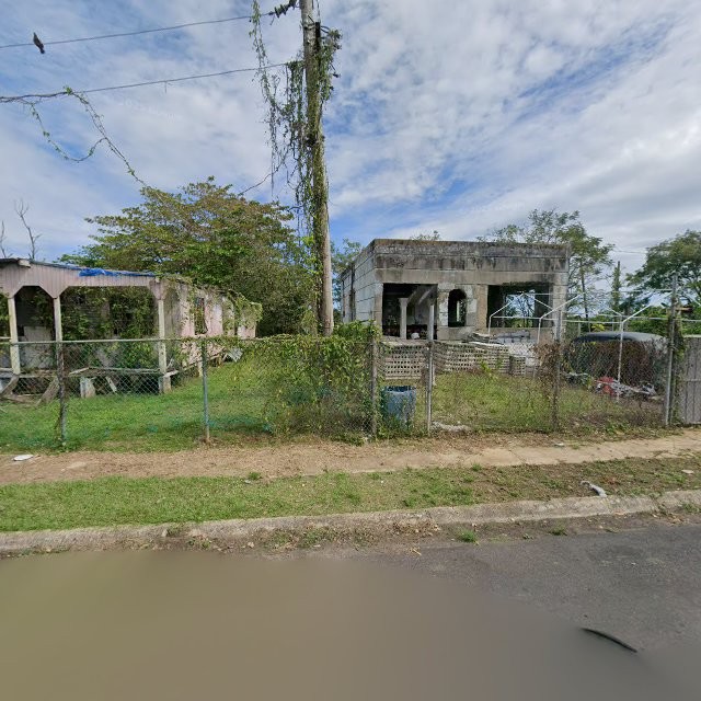 Reporte ciudadano de estorbo público en 94VC+Q77 San Isidro, Canóvanas, Puerto Rico, Canóvanas
