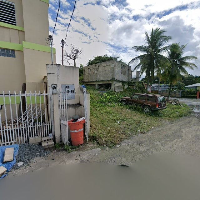 Reporte ciudadano de estorbo público en 94X5+R9V Villa Hugo II, Canóvanas, Puerto Rico, Canóvanas
