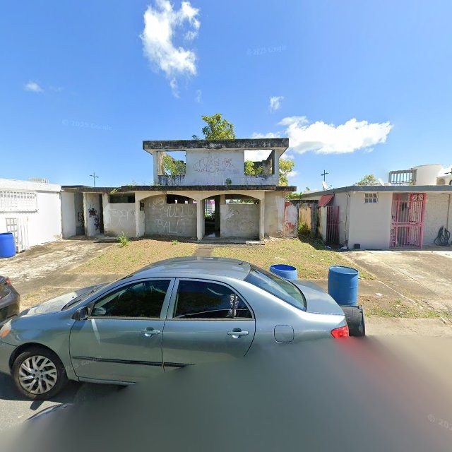 Reporte ciudadano de estorbo público en 92WM+VJW Carolina, Puerto Rico, Carolina