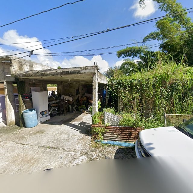 Reporte ciudadano de estorbo público en 4R7V+45M Cayey, Puerto Rico, Cayey