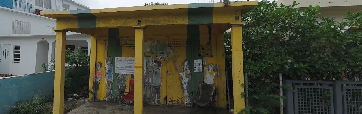 Reporte ciudadano de estorbo público en 34 CALLE PEDRO MARQUEZ, CULEBRA, PR 00775, Culebra