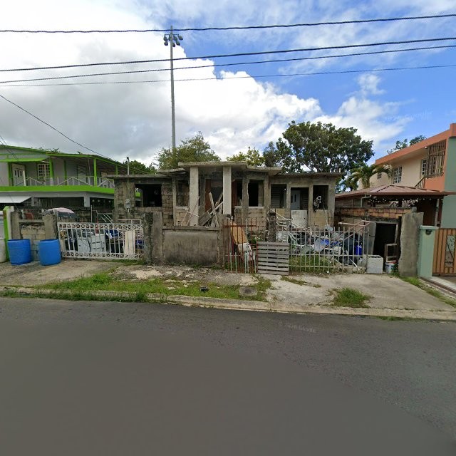 Reporte ciudadano de estorbo público en FP25+M8X San Antonio, Dorado, Puerto Rico, Dorado