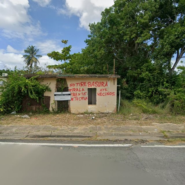 Reporte ciudadano de estorbo público en 88HW+QFG Fajardo, Puerto Rico, Fajardo