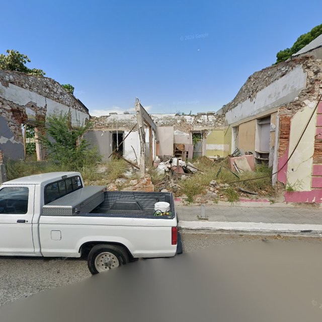 Reporte ciudadano de estorbo público en X3FV+R4G Guánica, Puerto Rico, Guánica