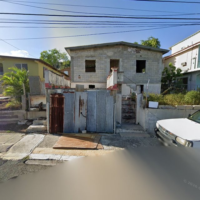 Reporte ciudadano de estorbo público en X384+CM9 Guánica, Puerto Rico, Guánica