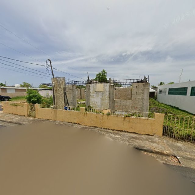 Reporte ciudadano de estorbo público en XR4M+96W Jobos, Guayama, Puerto Rico, Guayama