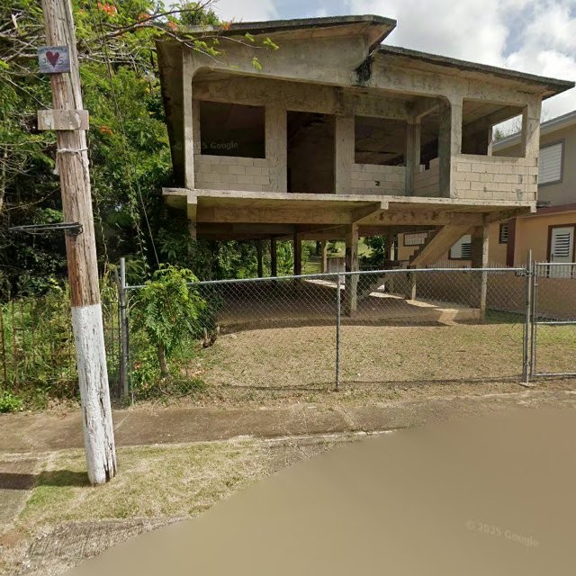 Reporte ciudadano de estorbo público en 2RJJ+93H Pueblito del Carmen, Guayama, Puerto Rico, Guayama