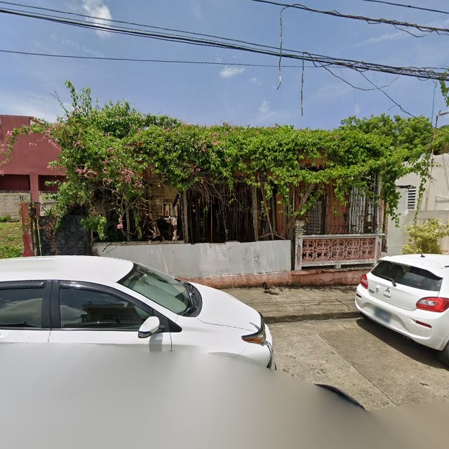 Reporte ciudadano de estorbo público en XVMJ+JW5 Guayama, Puerto Rico, Guayama