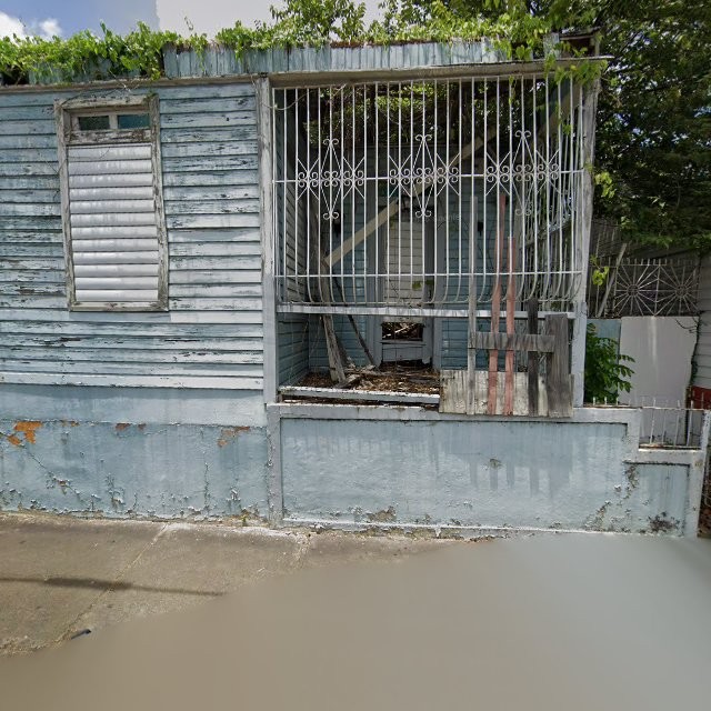 Reporte ciudadano de estorbo público en XVQP+GR6 Guayama, Puerto Rico, Guayama