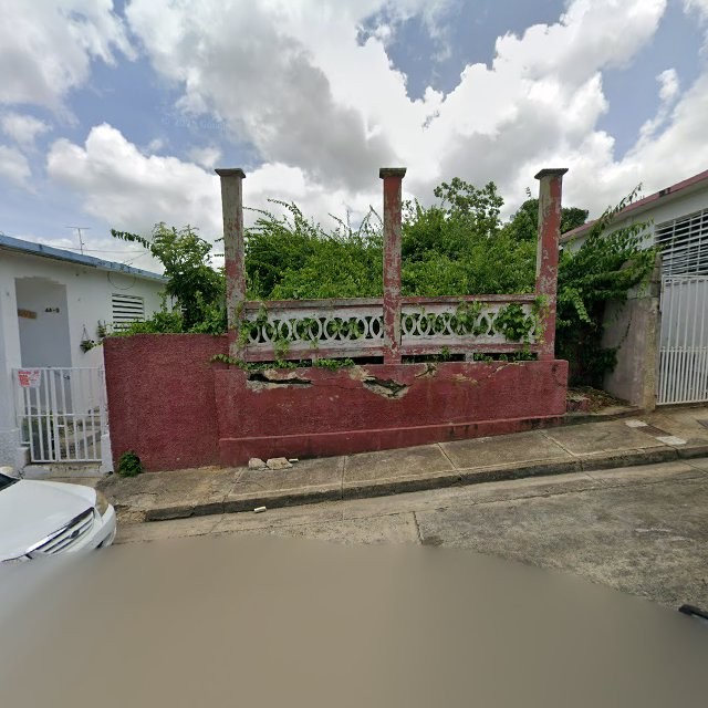 Reporte ciudadano de estorbo público en XVMM+3H6 Guayama, Puerto Rico, Guayama