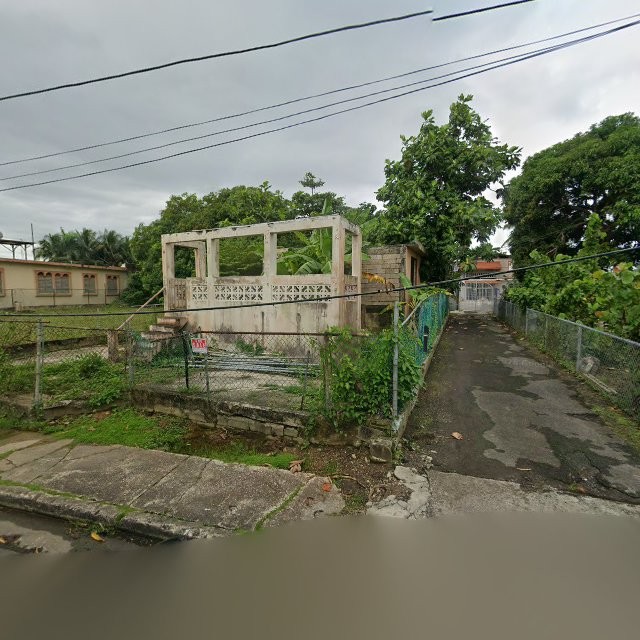 Reporte ciudadano de estorbo público en CVQP+WP9 Guaynabo, Puerto Rico, Guaynabo