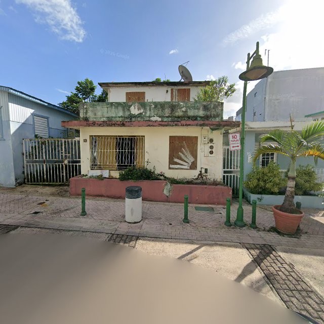 Reporte ciudadano de estorbo público en 9V5Q+88X Guaynabo, Puerto Rico, Guaynabo
