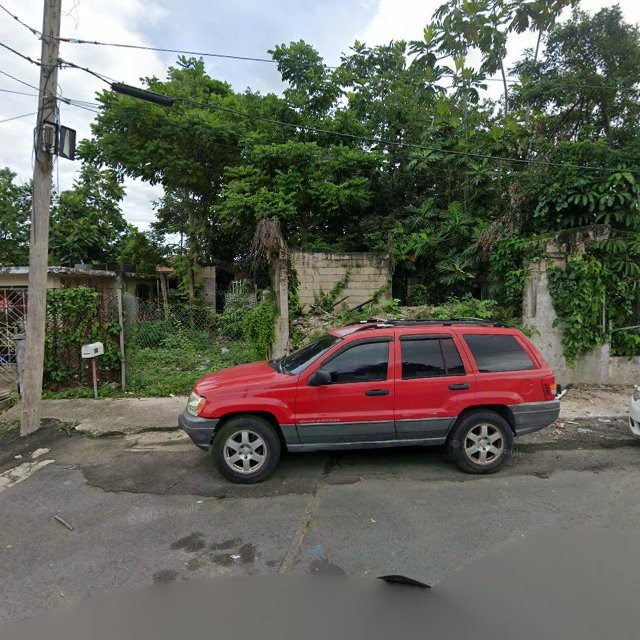 Reporte ciudadano de estorbo público en CVPM+W5P Guaynabo, Puerto Rico, Guaynabo