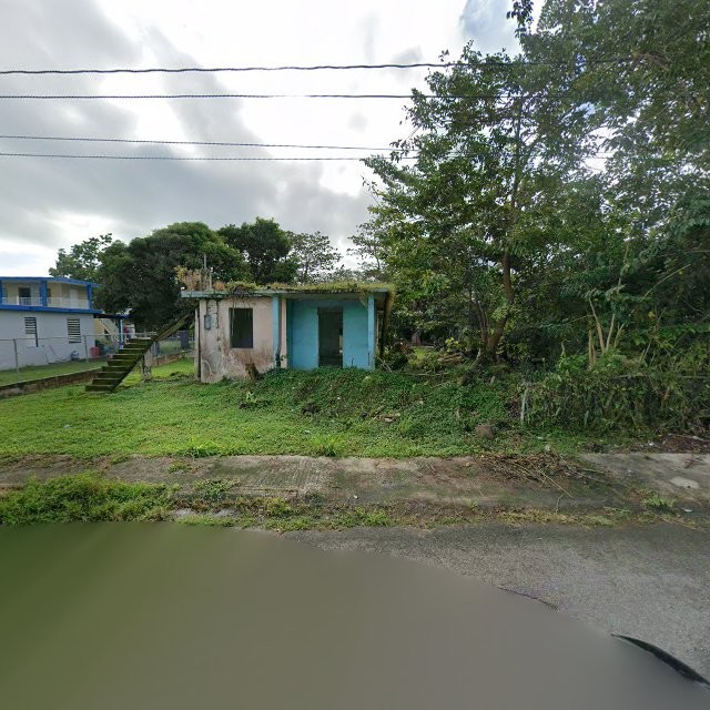 Reporte ciudadano de estorbo público en 5784+PG7 Punta Santiago, Humacao, Puerto Rico, Humacao