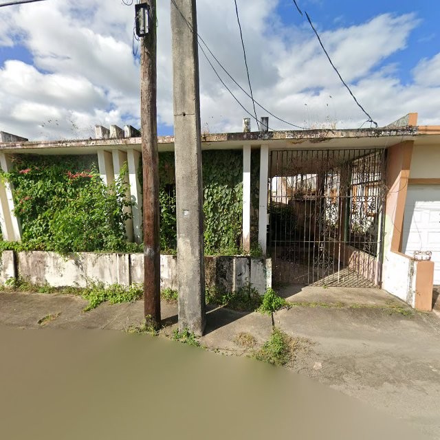 Reporte ciudadano de estorbo público en 552G+9W9 Humacao, Puerto Rico, Humacao