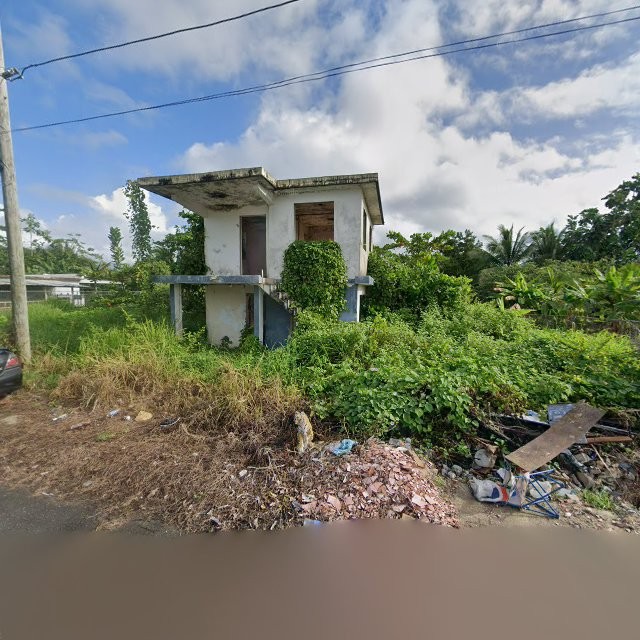 Reporte ciudadano de estorbo público en 5793+552 Punta Santiago, Humacao, Puerto Rico, Humacao