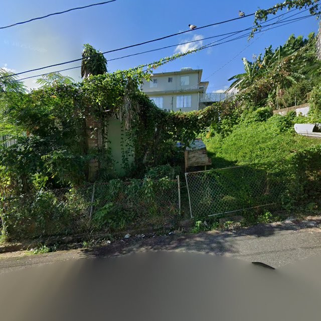 Reporte ciudadano de estorbo público en 5548+WQ7 Humacao, Puerto Rico, Humacao