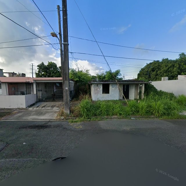 Reporte ciudadano de estorbo público en 63GP+JF9 Juncos, Puerto Rico, Juncos