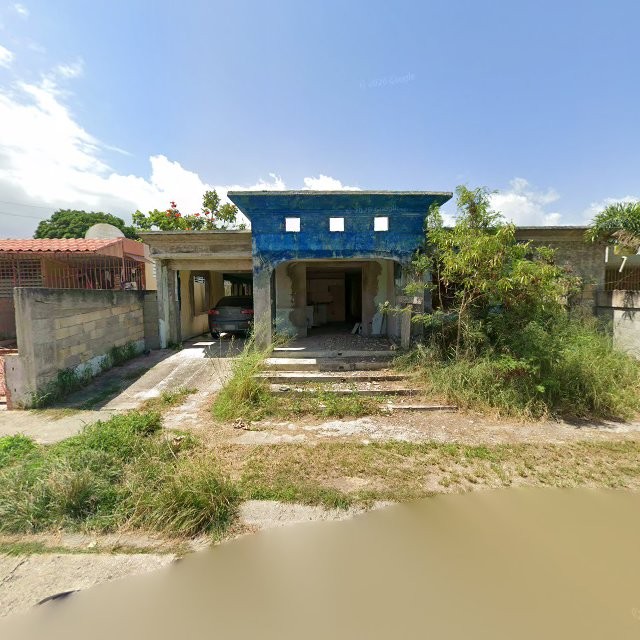 Reporte ciudadano de estorbo público en 2XR2+93W Lajas, Puerto Rico, Lajas