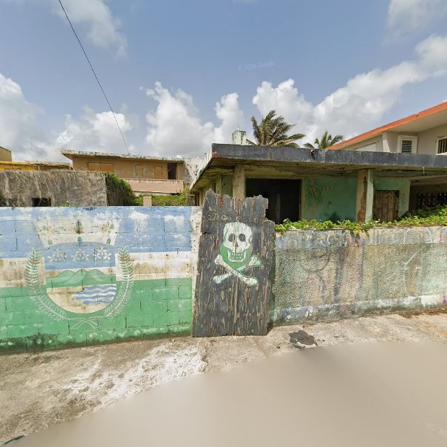Reporte ciudadano de estorbo público en 97GM+GWW Luquillo, Puerto Rico, Luquillo