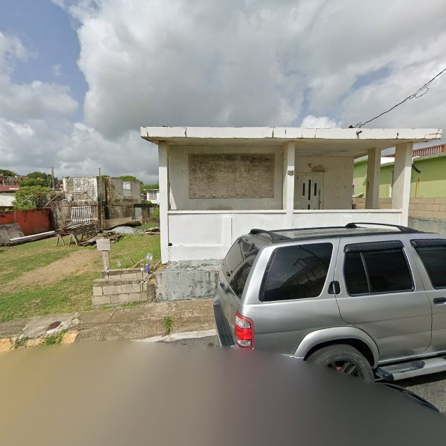 Reporte ciudadano de estorbo público en 97FP+FM3 Luquillo, Puerto Rico, Luquillo