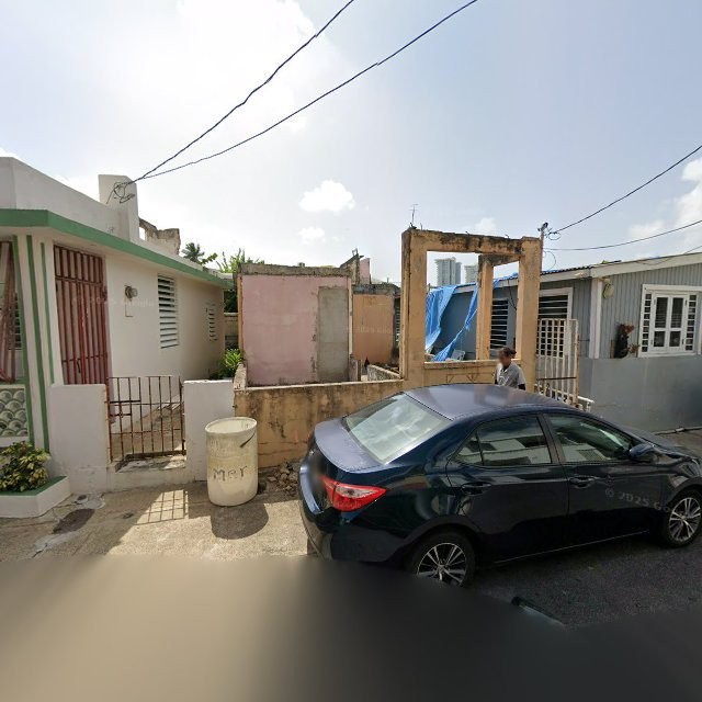Reporte ciudadano de estorbo público en 97GM+Q35 Luquillo, Puerto Rico, Luquillo