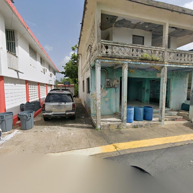 Reporte ciudadano de estorbo público en 97FM+4X5 Luquillo, Puerto Rico, Luquillo