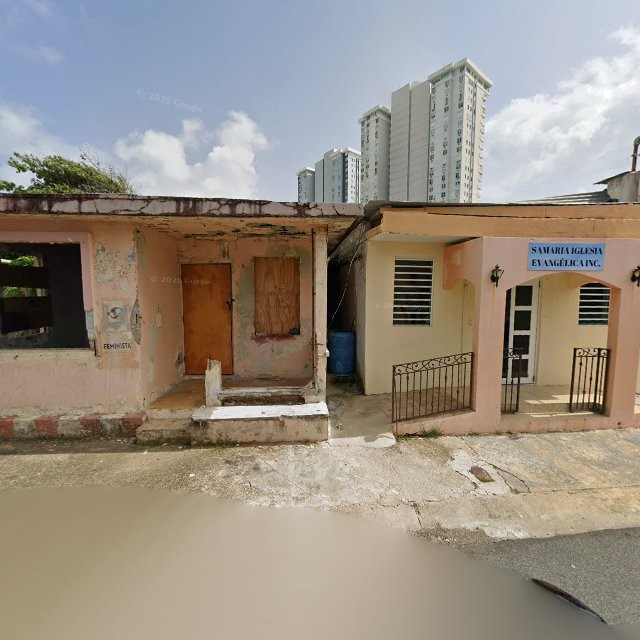Reporte ciudadano de estorbo público en 97FP+9MV Luquillo, Puerto Rico, Luquillo