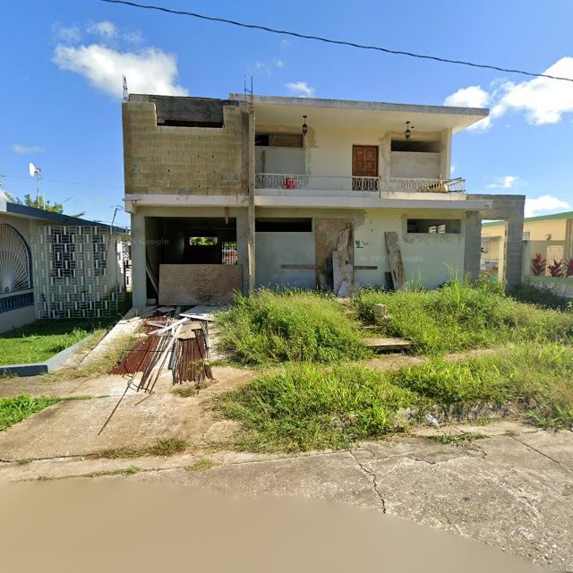 Reporte ciudadano de estorbo público en CGGC+895 Manatí, Puerto Rico, Manatí