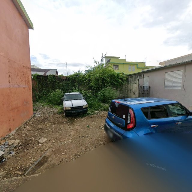 Reporte ciudadano de estorbo público en CGG5+WF3 Manatí, Puerto Rico, Manatí