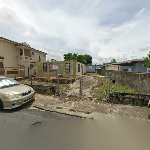 Reporte ciudadano de estorbo público en FF2P+V54 La Luisa, Manatí, Puerto Rico, Manatí