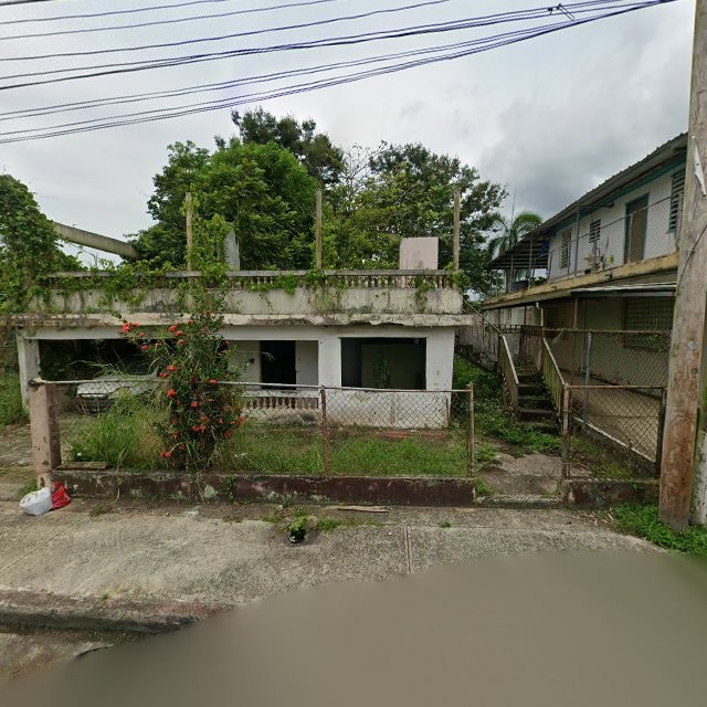 Reporte ciudadano de estorbo público en 6RRJ+542 Mayagüez, Puerto Rico, Mayagüez