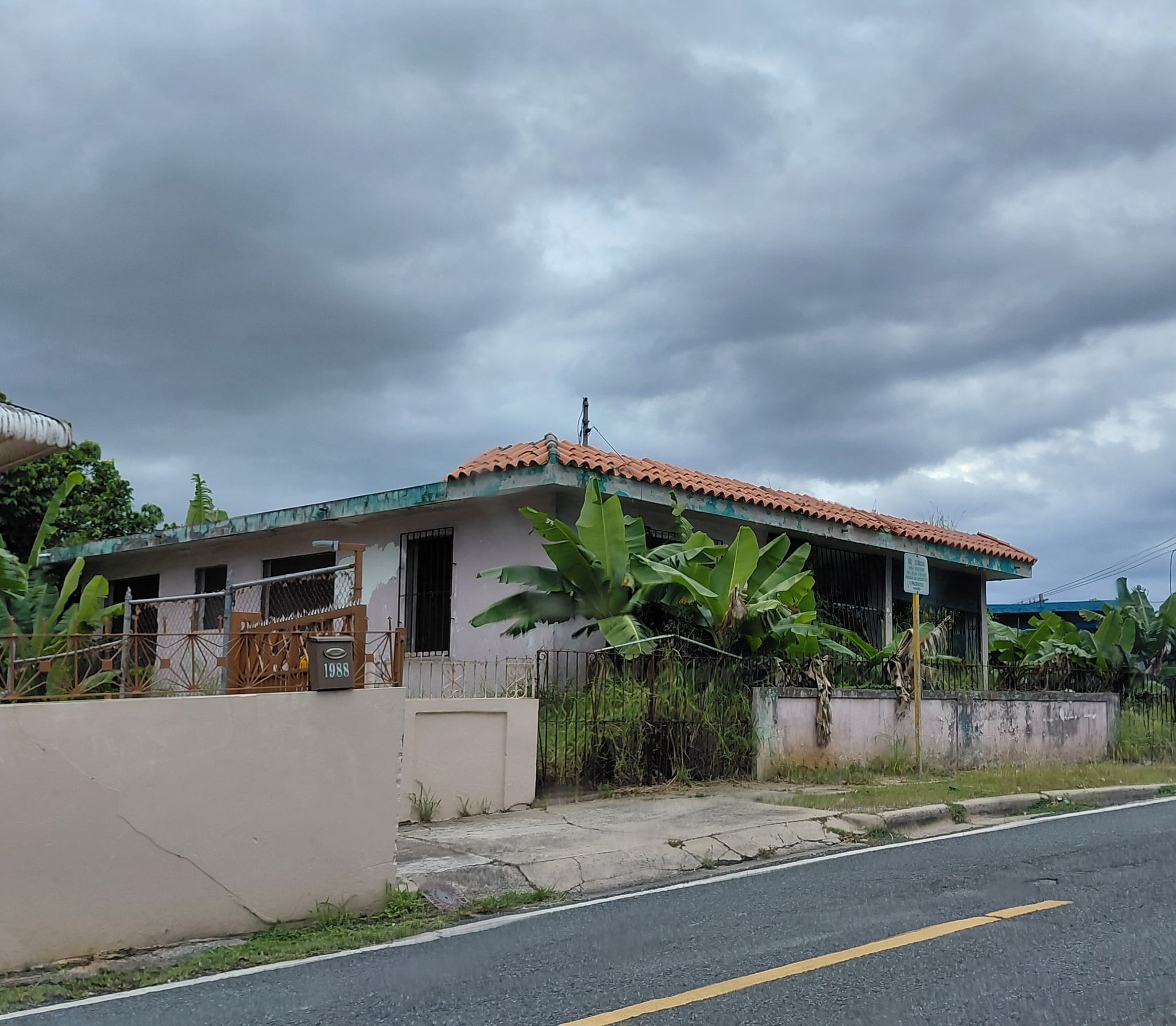 Reporte ciudadano de estorbo público en Bo Sabalos 1986, Carr 348 Mayagüez PR, MAYAGUEZ, PR 00680, Mayagüez