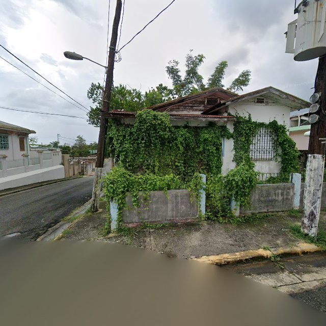 Reporte ciudadano de estorbo público en 5VX3+VGM Mayagüez, Puerto Rico, Mayagüez