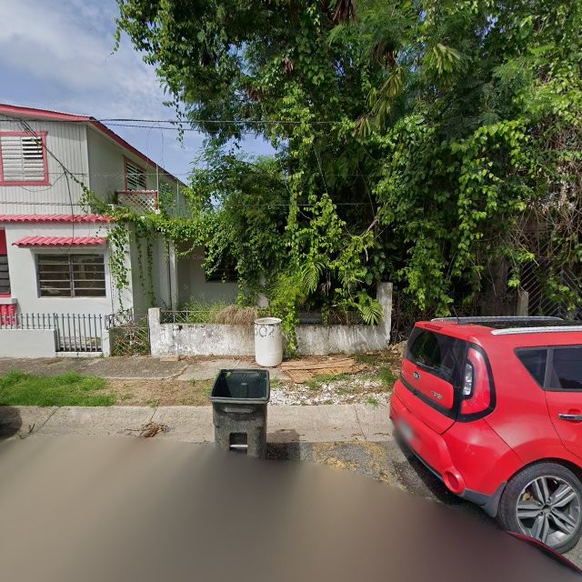 Reporte ciudadano de estorbo público en 6V82+M3W Mayagüez, Puerto Rico, Mayagüez
