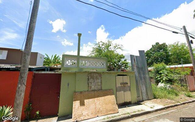 Reporte ciudadano de estorbo público en COMM BELGICA 66, CALLE 6, PR, Puerto Rico, 00000, Ponce