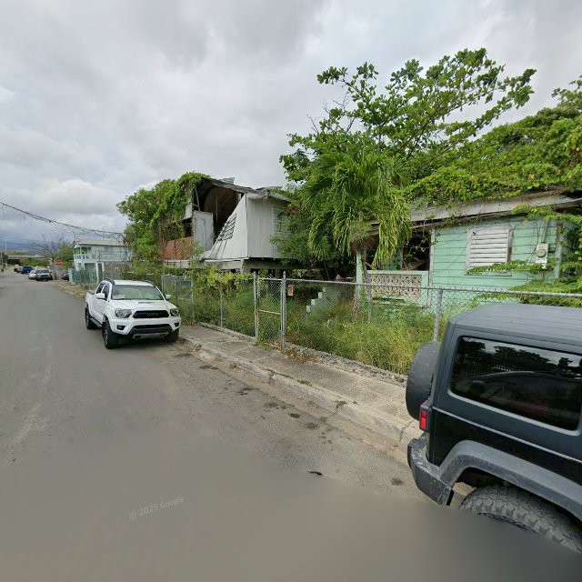 Reporte ciudadano de estorbo público en X9QC+CVV Ponce, Puerto Rico, Ponce