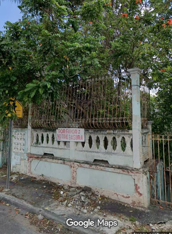 Reporte ciudadano de estorbo público en 87 Calle Fogos, Ponce, PR 00731, Ponce