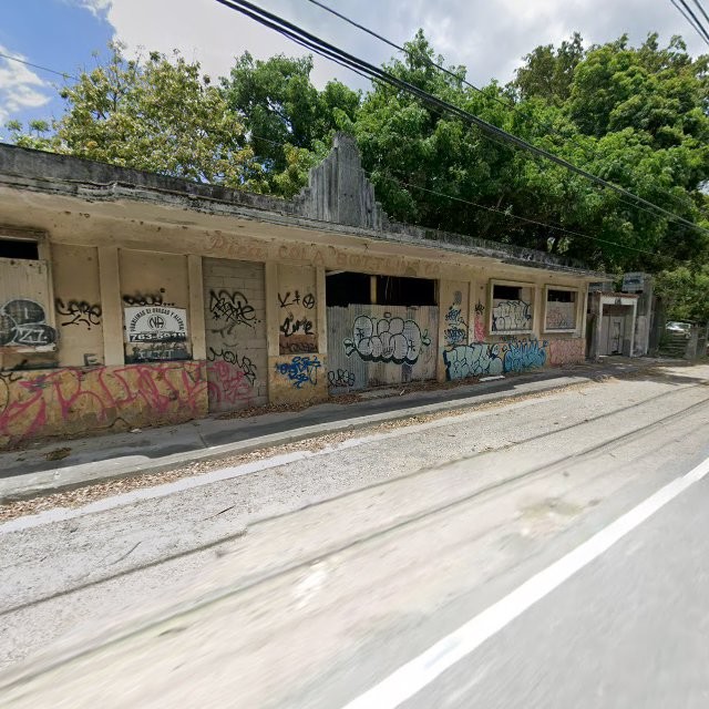 Reporte ciudadano de estorbo público en 29F5+QMX Ponce, Puerto Rico, Ponce