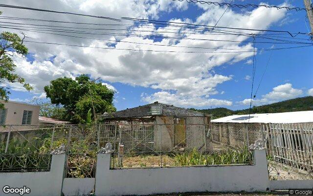 Reporte ciudadano de estorbo público en COMM MAGUEYES 390, CALLE ANA MARIA ONEILL, PR, Puerto Rico, 00000, Ponce