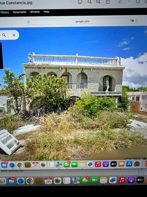 Reporte ciudadano de estorbo público en Avenida Constancia 4280 Urd Villa del Carmen, Ponce, PR 00716, Ponce