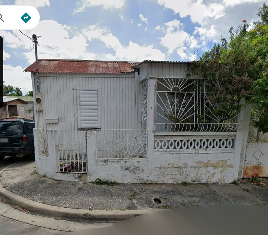 Reporte ciudadano de estorbo público en 79 Calle Fogos , Ponce, PR 00731, Ponce