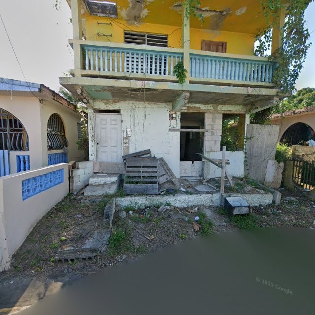 Reporte ciudadano de estorbo público en 95JC+MPX Río Grande, Puerto Rico, Río Grande